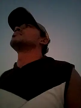 Snapshot of bigcock_thick chatting on 02.24.25 bigcock thick online show from 02.24.25