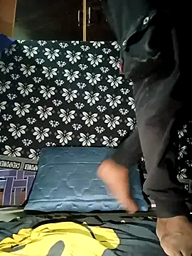 Snapshot of bigcock_thick chatting on 02.24.25 bigcock thick online show from 02.24.25