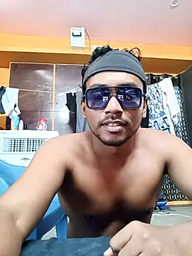 Snapshot of bigcock_thick chatting on 10.19.25 bigcock thick online show from 10.19.25