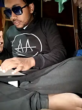 Snapshot of bigcock_thick chatting on 10.29.25 bigcock thick online show from 10.29.25