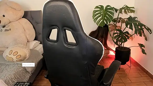 Snapshot of soymmia1 chatting on 03.22.25 soymmia1 online show from 03.22.25