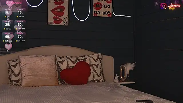 Eseensia online show from 11.22.25