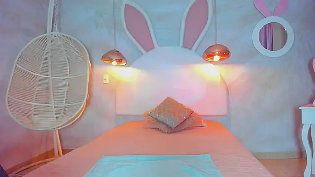 NAUGHTY ALANA  online show from 02.07.25