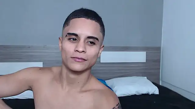 Snapshot of Liiamthompson chatting on 10.08.25 Liiamthompson online show from 10.08.25