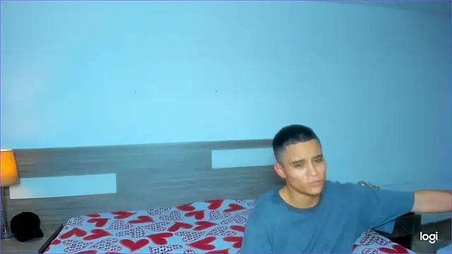 Snapshot of Liiamthompson chatting on 10.30.25 Liiamthompson online show from 10.30.25