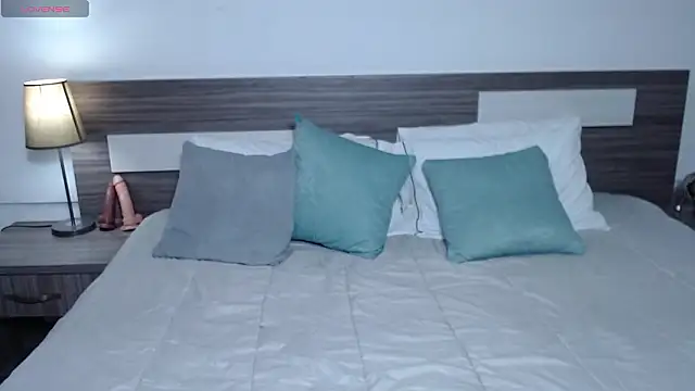 Liiamthompson online show from 03.06.26