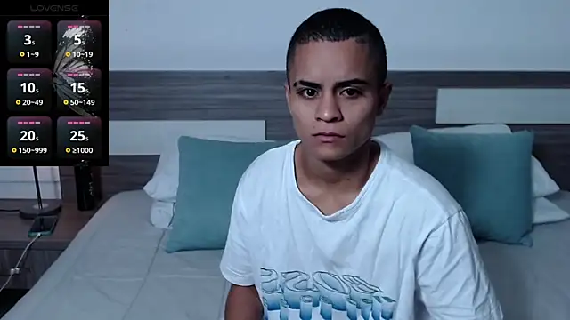 Liiamthompson online show from 03.30.26