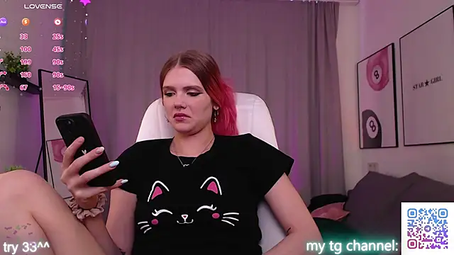 Gretchen Mol online show from 02.28.26