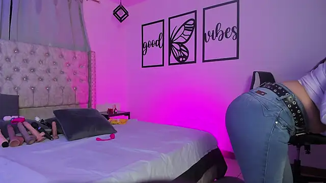 nicolee millerr online show from 04.09.26