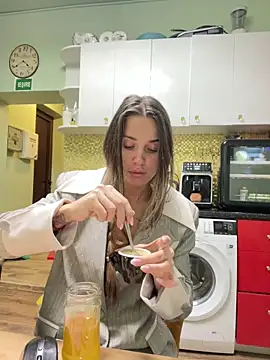 Anya-Ray online show from 02.08.25