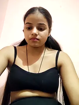 Snapshot of RAYI_123 chatting on 10.14.25 RAYI 123 online show from 10.14.25