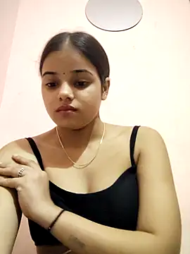 Snapshot of RAYI_123 chatting on 10.25.25 RAYI 123 online show from 10.25.25