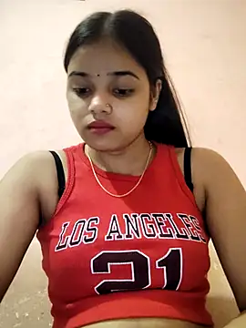 Snapshot of RAYI_123 chatting on 10.31.25 RAYI 123 online show from 10.31.25