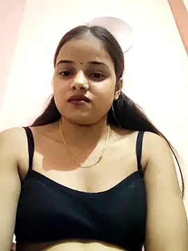 Snapshot of RAYI_123 chatting on 11.08.25 RAYI 123 online show from 11.08.25