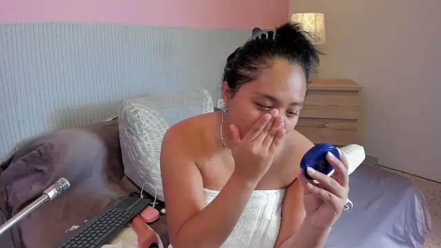 yeikafoxy online show from 12.21.25