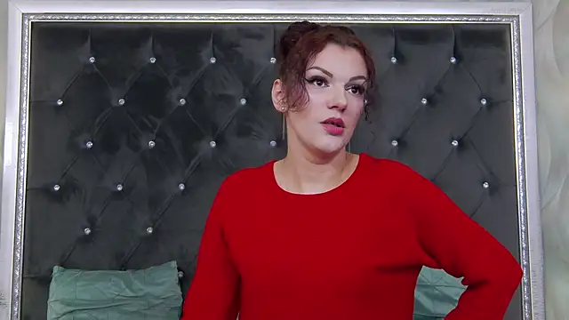 Snapshot of LissaAnn chatting on 02.25.26 LissaAnn online show from 02.25.26