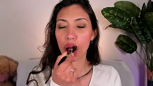 Snapshot of Miss_veronicaa2 chatting on 05.11.26 Miss veronicaa2 online show from 05.11.26