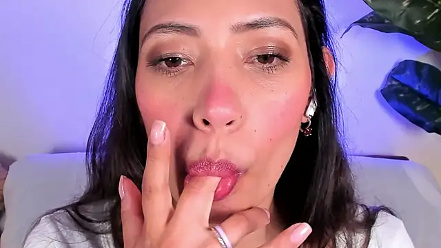 Snapshot of Miss_veronicaa2 chatting on 05.14.26 Miss veronicaa2 online show from 05.14.26