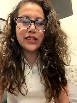 MirandaLatinaLovely online show from 12.18.25