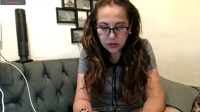 Snapshot of MirandaLatinaLovely chatting on 04.28.26 MirandaLatinaLovely online show from 04.28.26