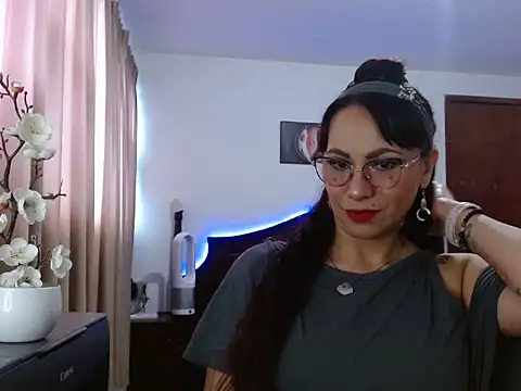 AloLovely  online show from 03.31.26