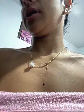 Snapshot of eva_roseee chatting on 10.07.25 eva roseee online show from 10.07.25