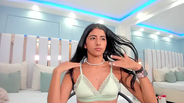 Snapshot of eva_roseee chatting on 10.17.25 eva roseee online show from 10.17.25