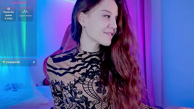 Snapshot of MilaStoyne chatting on 10.15.25 MilaStoyne online show from 10.15.25