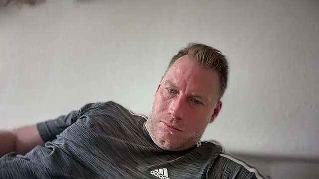 Snapshot of Christian87xxx chatting on 06.18.26 Christian87xxx online show from 06.18.26