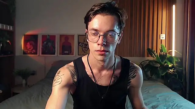 William Henry  online show from 04.08.26