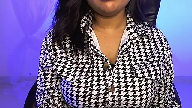 Snapshot of Kannu- chatting on 02.18.25 Kannu- online show from 02.18.25