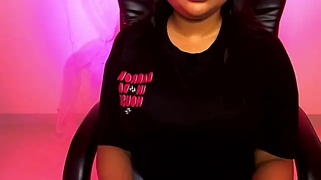 Snapshot of Kannu- chatting on 02.19.25 Kannu- online show from 02.19.25