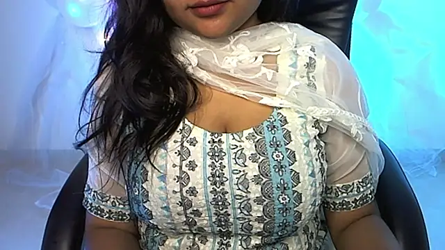 Snapshot of Kannu- chatting on 02.26.25 Kannu- online show from 02.26.25