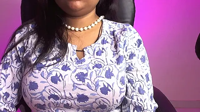 Snapshot of Kannu- chatting on 10.10.25 Kannu- online show from 10.10.25