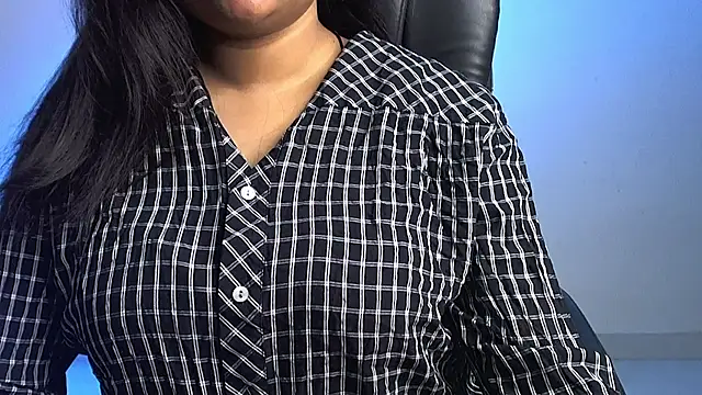 Snapshot of Kannu- chatting on 10.14.25 Kannu- online show from 10.14.25