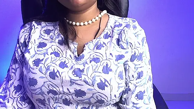 Snapshot of Kannu- chatting on 10.17.25 Kannu- online show from 10.17.25