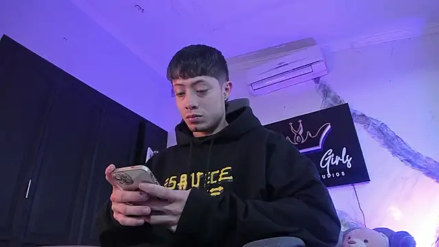 marcuscollins1  online show from 03.18.26