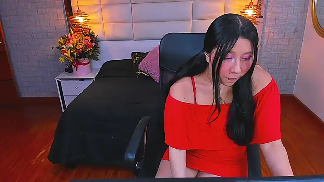 Nohemi louse online show from 03.19.26