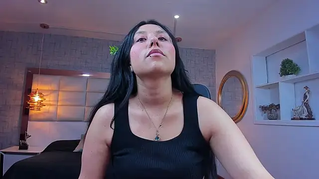 Snapshot of Nohemi_louse chatting on 04.29.26 Nohemi louse online show from 04.29.26
