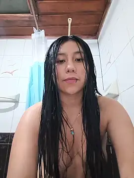 Snapshot of Nohemi_louse chatting on 06.21.26 Nohemi louse online show from 06.21.26