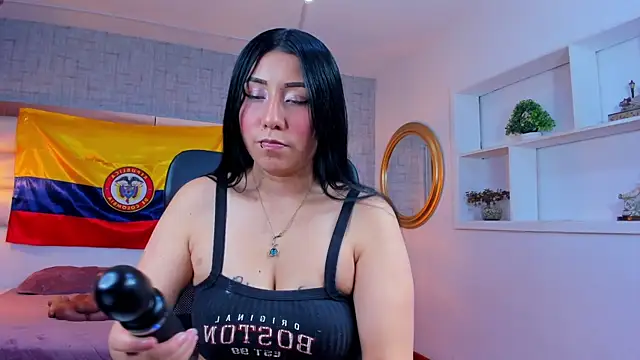 Snapshot of Nohemi_louse chatting on 06.25.26 Nohemi louse online show from 06.25.26
