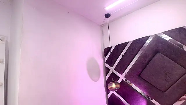 Snapshot of sara_lopee1 chatting on 09.24.25 sara lopee1 online show from 09.24.25