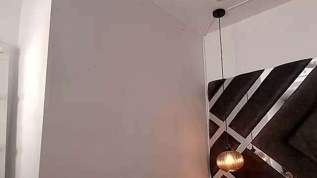 Snapshot of sara_lopee1 chatting on 10.23.25 sara lopee1 online show from 10.23.25