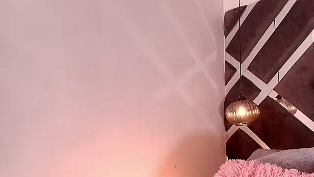 Snapshot of sara_lopee1 chatting on 11.01.25 sara lopee1 online show from 11.01.25