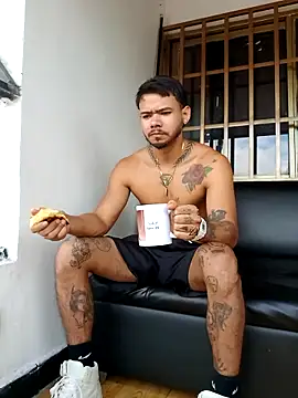 Niick01  online show from 10.18.25