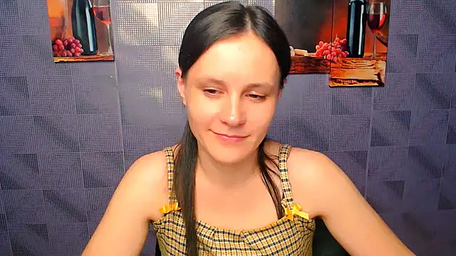 Snapshot of ValeriaHeart_ chatting on 02.13.25 ValeriaHeart online show from 02.13.25