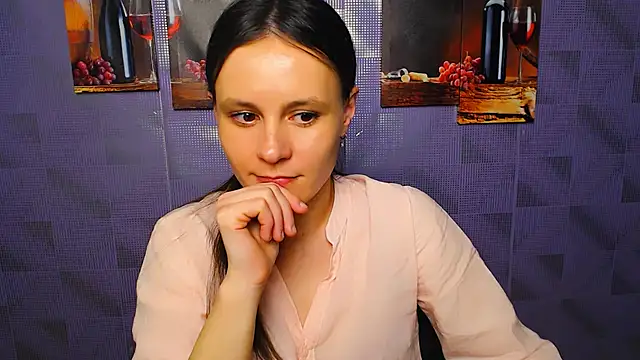 Snapshot of ValeriaHeart_ chatting on 02.19.25 ValeriaHeart online show from 02.19.25