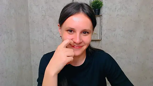 Snapshot of ValeriaHeart_ chatting on 03.10.25 ValeriaHeart online show from 03.10.25