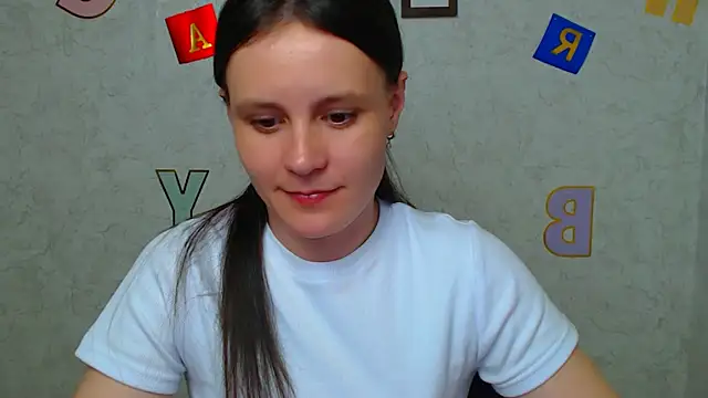 Snapshot of ValeriaHeart_ chatting on 03.17.25 ValeriaHeart online show from 03.17.25