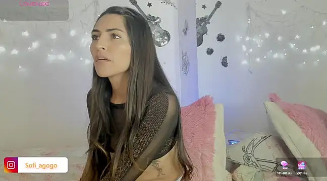 Sofiadelacruz online show from 02.22.25